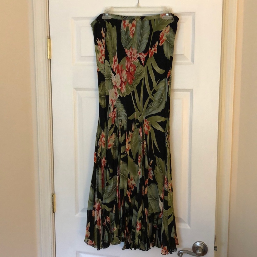 Shark bite bottom summer skirt